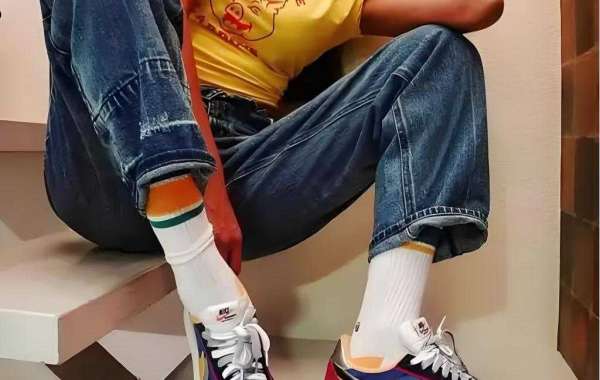 Sacai解構美學攻略！鳳凰鞋灰白款穿搭神級示範